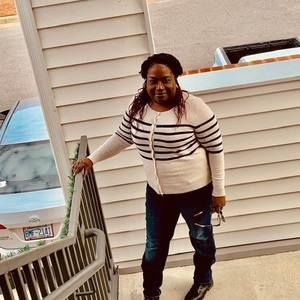 Meet your Posher, Dennisha